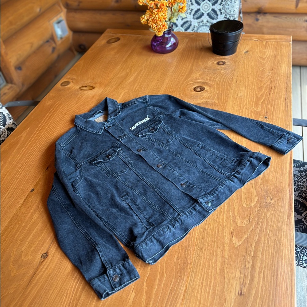 Woodstock Gray/black Denim Jacket. Worn once - Picture 4 of 6